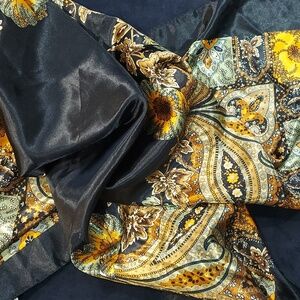 Elegant Floral Paisley Scarf